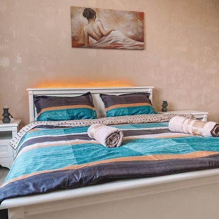 Luxury Sky Apartment 키시나우 외부 사진