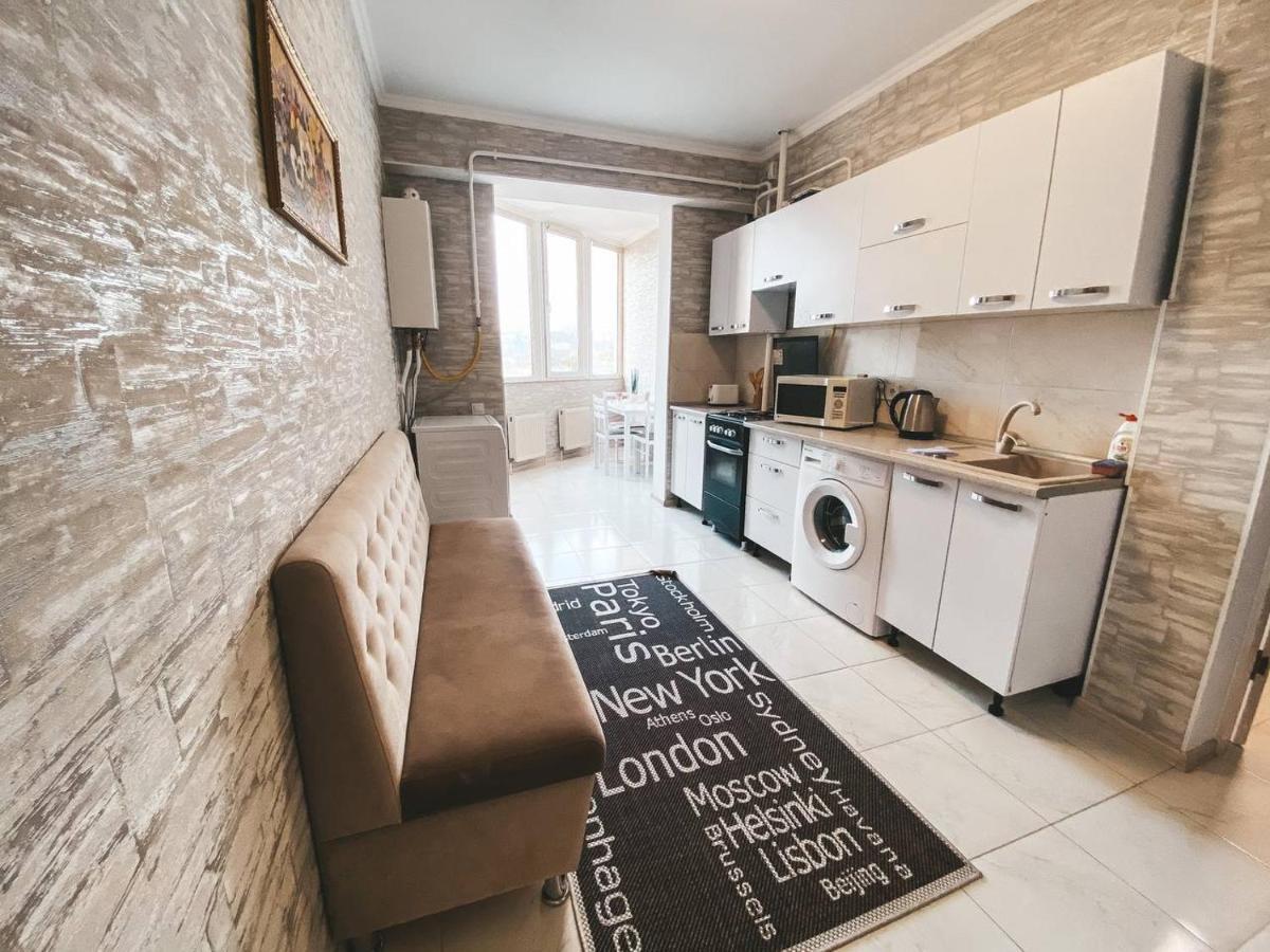 Luxury Sky Apartment 키시나우 외부 사진