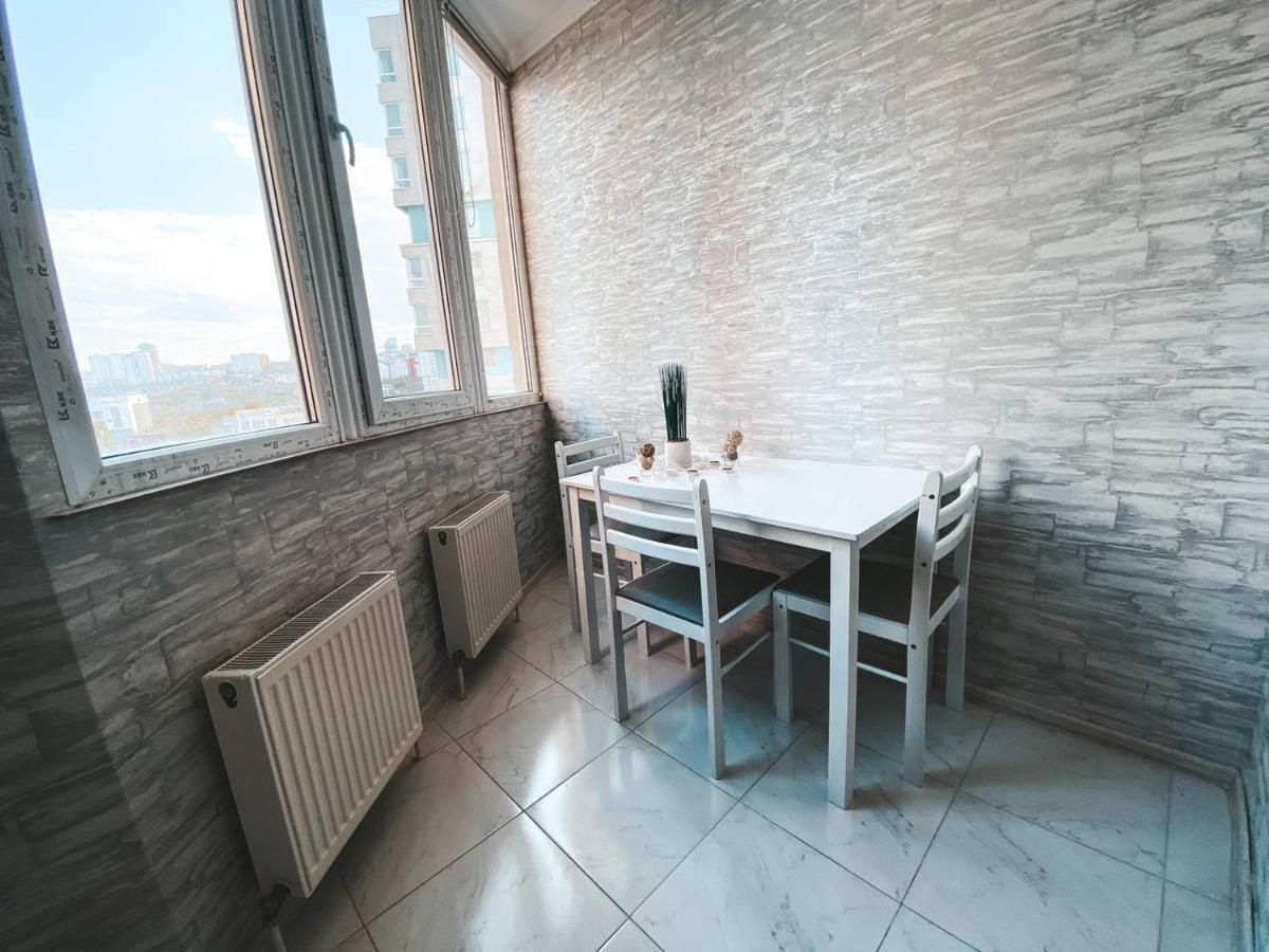 Luxury Sky Apartment 키시나우 외부 사진