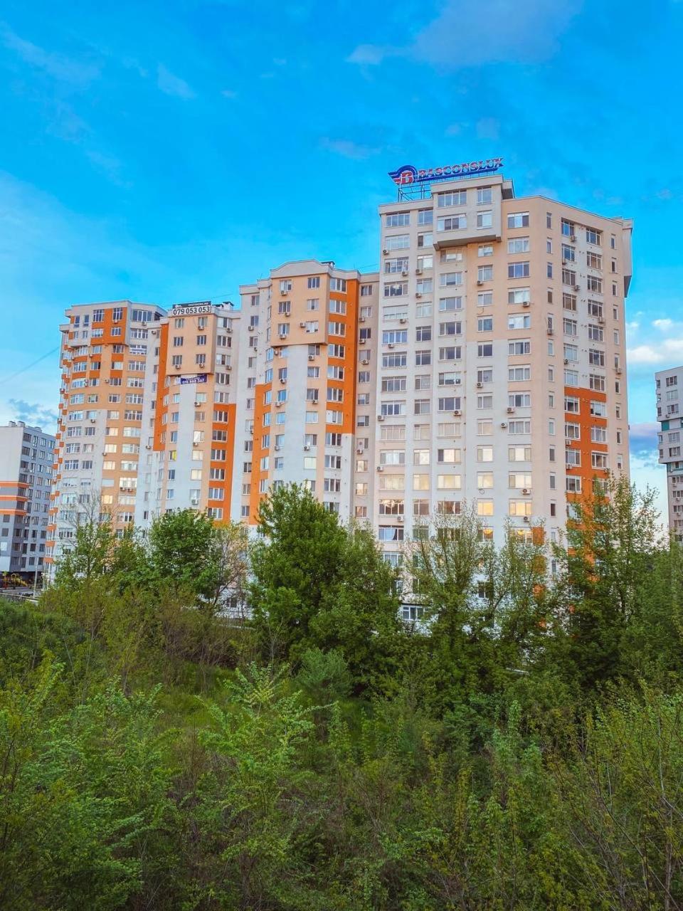 Luxury Sky Apartment 키시나우 외부 사진